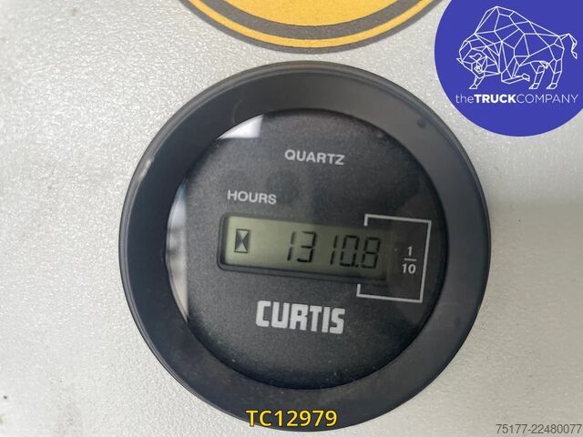 Hebebühne Renault Master 145.35 klubb