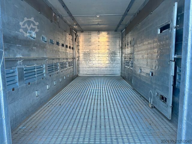 Camion pour bétail MERCEDES-BENZ Actros 1830L 4x2EU6e 1.Stock FINKL *Original KM*