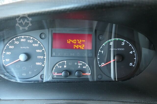 Furgão fechado iveco Daily 35 S11 C30C AUTOMATIK EURO 5 - Regale - LUFT - COC
