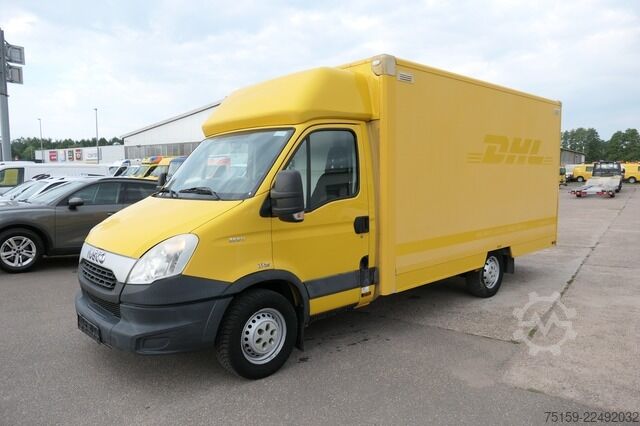 Furgão fechado iveco Daily 35 S11 C30C AUTOMATIK KAMERA Regale LUFT DURCHGANG EURO-5 CoC