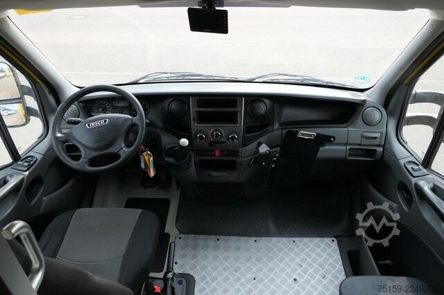 Furgão fechado iveco Daily 35 S11 C30C AUTOMATIK KAMERA Regale LUFT DURCHGANG EURO-5 CoC