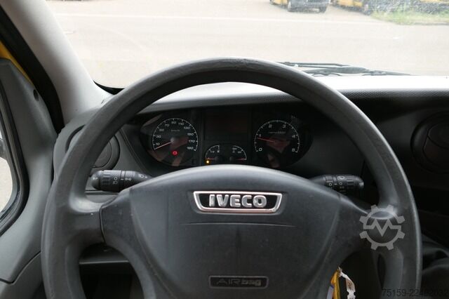 Furgão fechado iveco Daily 35 S11 C30C AUTOMATIK KAMERA Regale LUFT DURCHGANG EURO-5 CoC