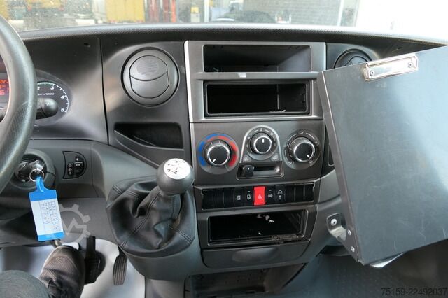 Furgão fechado iveco Daily 35 S11 C30C AUTOMATIK KAMERA Regale LUFT DURCHGANG EURO-5 CoC