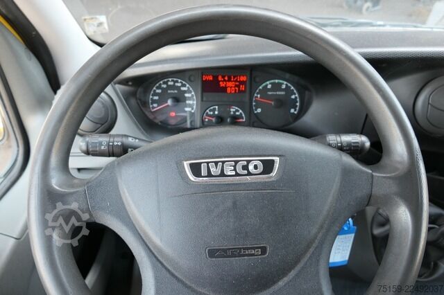 Furgão fechado iveco Daily 35 S11 C30C AUTOMATIK KAMERA Regale LUFT DURCHGANG EURO-5 CoC