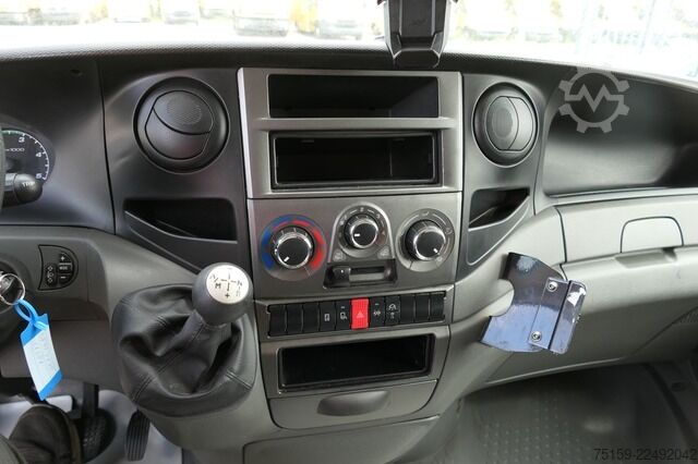Furgão fechado iveco Daily 35 S11 C30C AUTOMATIK KAMERA Regale LUFT DURCHGANG EURO-5 CoC