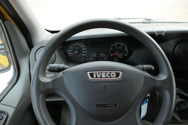 Furgão fechado iveco Daily 35 S11 C30C AUTOMATIK KAMERA Regale LUFT DURCHGANG EURO-5 CoC
