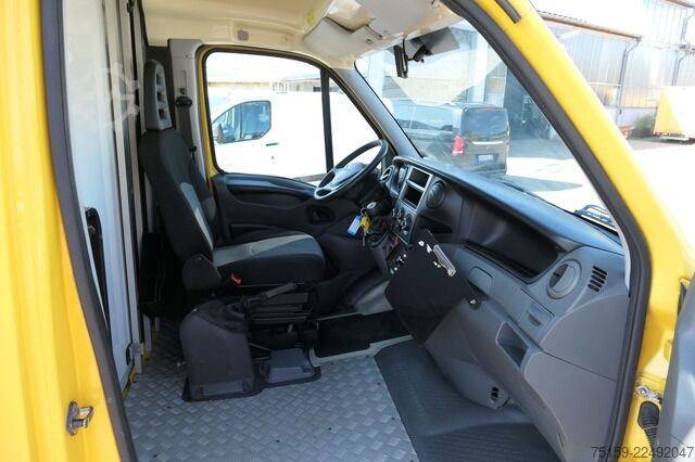 Furgão fechado iveco Daily 35 S11 C30C AUTOMATIK KAMERA Regale LUFT DURCHGANG EURO-5 CoC