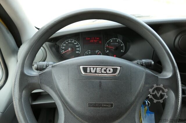 Furgão fechado iveco Daily 35 S11 C30C AUTOMATIK KAMERA MAXI KAMERA Regale LUFT - EURO 5 - CoC