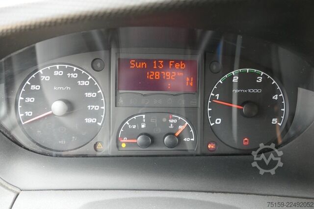 Furgão fechado iveco Daily 35 S11 C30C AUTOMATIK KAMERA MAXI KAMERA Regale LUFT - EURO 5 - CoC