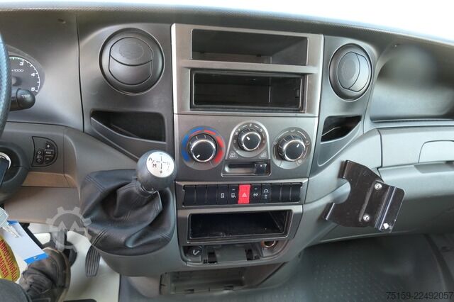 Furgão fechado iveco Daily 35 S11 C30C AUTOMATIK KAMERA MAXI KAMERA Regale LUFT - EURO 5 - CoC