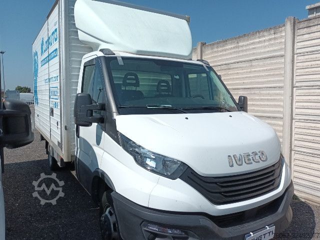Box truck IVECO 35C14