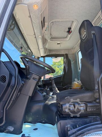 Caminhão betoneira Iveco Trakker 450