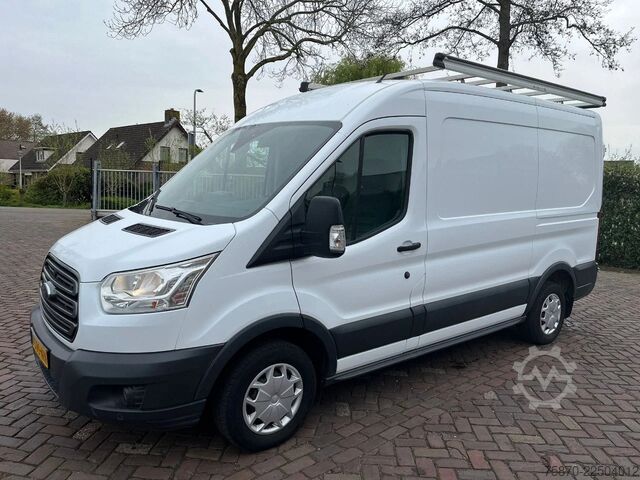 Lieferwagen Doppelkabine Ford Transit FCD