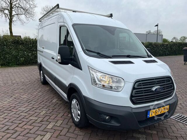 Lieferwagen Doppelkabine Ford Transit FCD