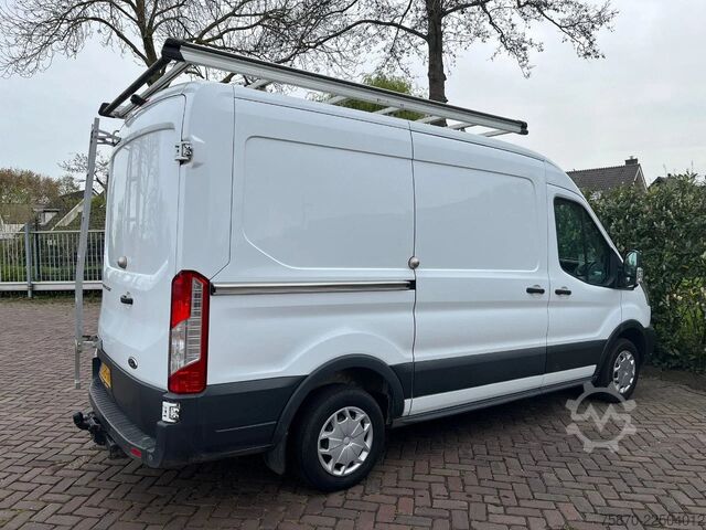 Lieferwagen Doppelkabine Ford Transit FCD