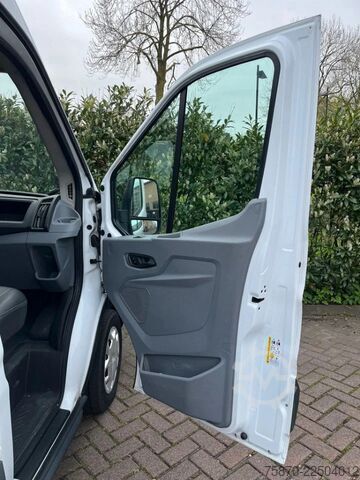 Van pengiriman kabin ganda Ford Transit FCD