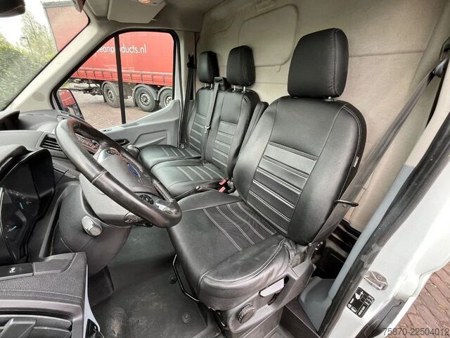 Van pengiriman kabin ganda Ford Transit FCD
