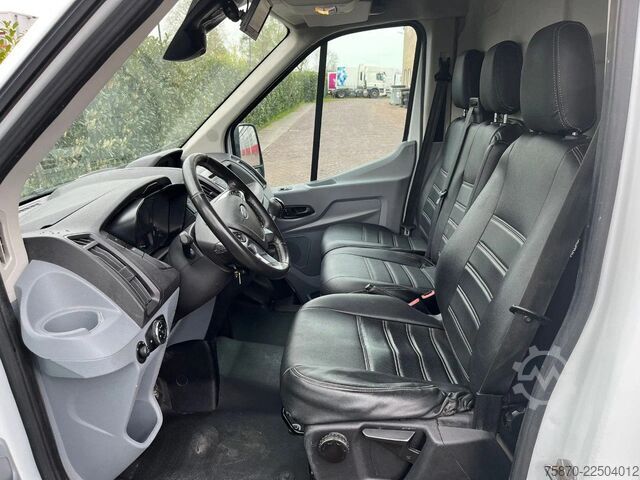 Van pengiriman kabin ganda Ford Transit FCD