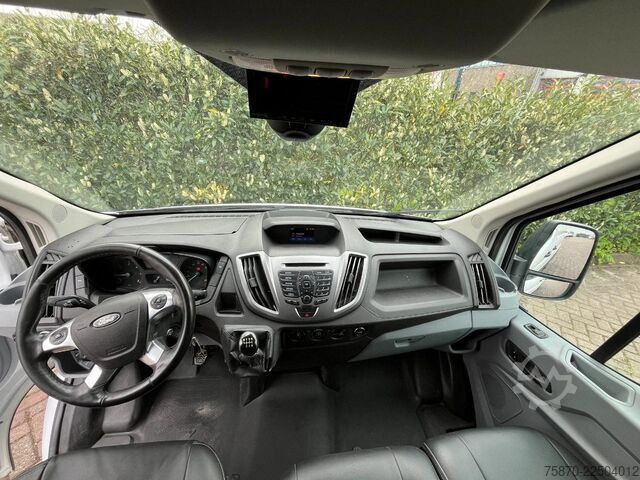 Van pengiriman kabin ganda Ford Transit FCD