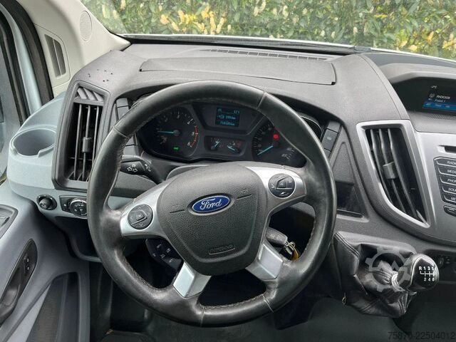 Van pengiriman kabin ganda Ford Transit FCD