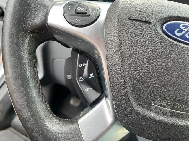 Van pengiriman kabin ganda Ford Transit FCD