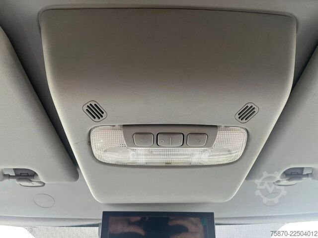 Van pengiriman kabin ganda Ford Transit FCD