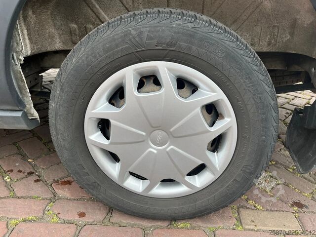 Van pengiriman kabin ganda Ford Transit FCD