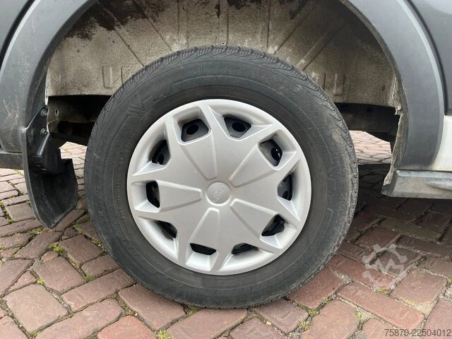 Van pengiriman kabin ganda Ford Transit FCD