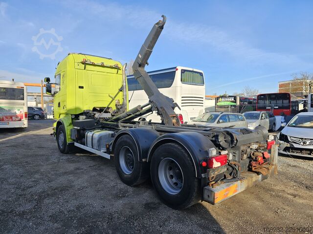 Camión portacontenedores de gancho SCANIA R500 LB6X2HHZ, RETARDER Blatt/Blatt 3xPi