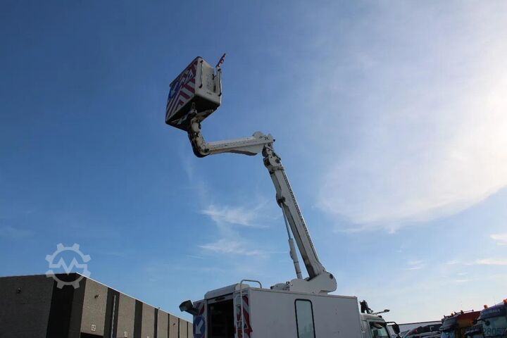 升降平台 Renault Midlum 220 + manual + 16 meter