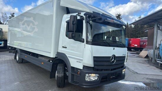 Camión caja MERCEDES-BENZ 1230 L, S-FHAUS, KOFFER M. BäR-LBW, AHK, RüERA