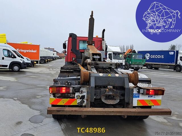 Transportul de containere DAF 85 CF 460