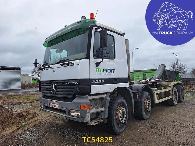 Container transportation Mercedes-Benz Actros 3235