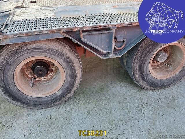 Semi-remorque surbaissée CAGYP 