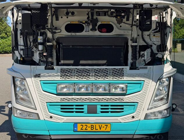 Standartinis vilkikas VOLVO FH 13.420 EURO 6 FULL SPOILER 2x TANKS ONLY 566.