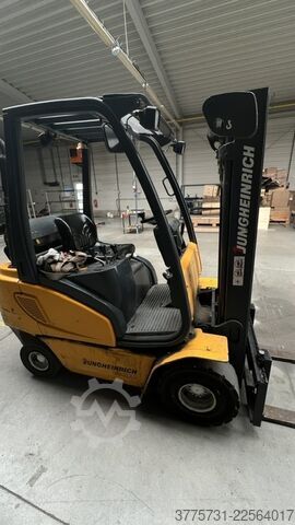 รถยก Jungheinrich TFG 320