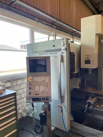 ศูนย์เครื่องจักรกลแนวตั้ง Deckel Maho DMC 635 V