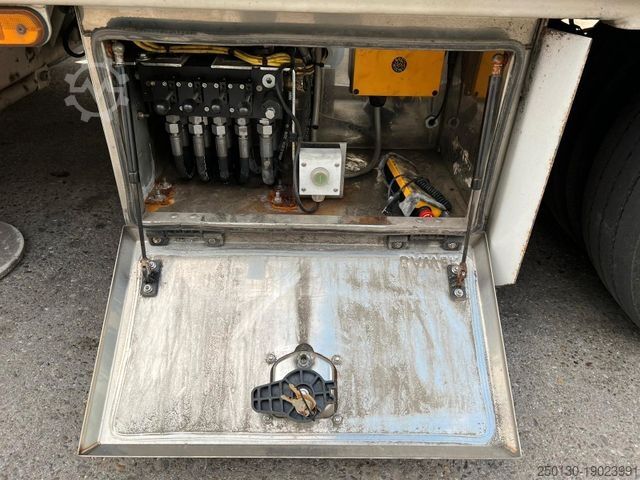 Semirremolque de plataforma baja MEUSBURGER MPG-3 Tieflader Plane Lenk/Liftachse Hydr. Rampe