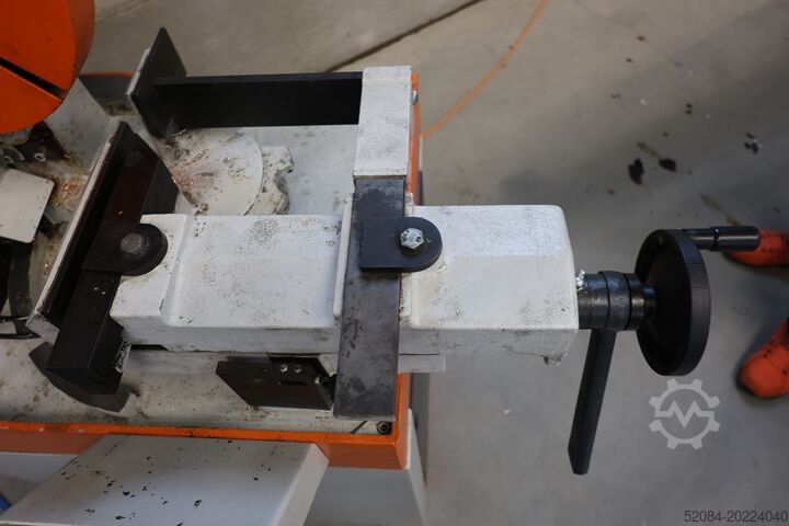 Kasto เลื่อยวงเดือนเย็นแบบแมนนวล Kasto Kasto radial M 6