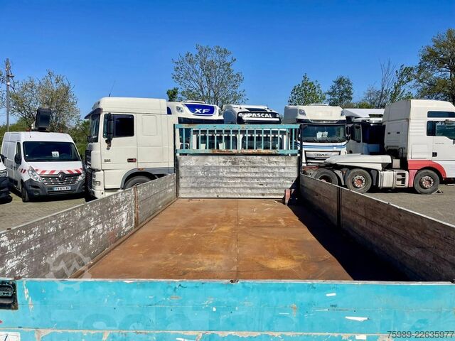 Платформа за зареждане Mercedes-Benz 711 D open truck. 5.10 m long cargo, 3 seats. V...