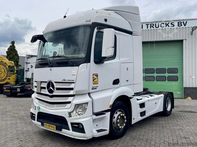 Standard tractor Mercedes-Benz Actros 1845 Dutch truck. FRIGO
