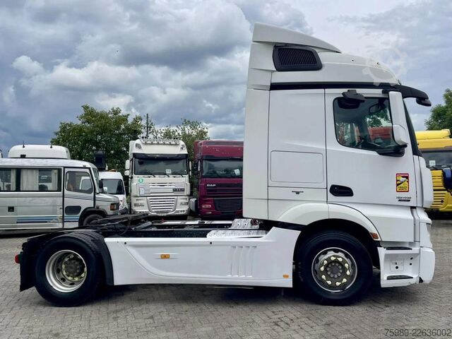 Standard tractor Mercedes-Benz Actros 1845 Dutch truck. FRIGO
