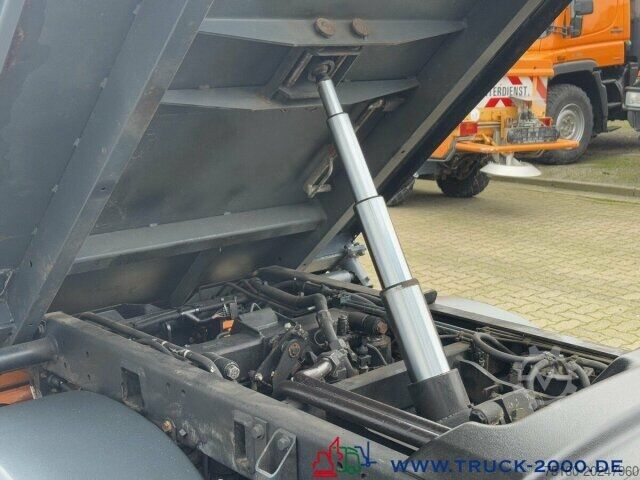 Barredora de calzadas Multicar Tremo X56 Winterdienst Streuer + Besen NUR9769KM