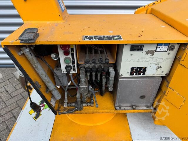 Articulated boom lift Niftylift HR12NE Hoogwerker Knikarmhoogwerker