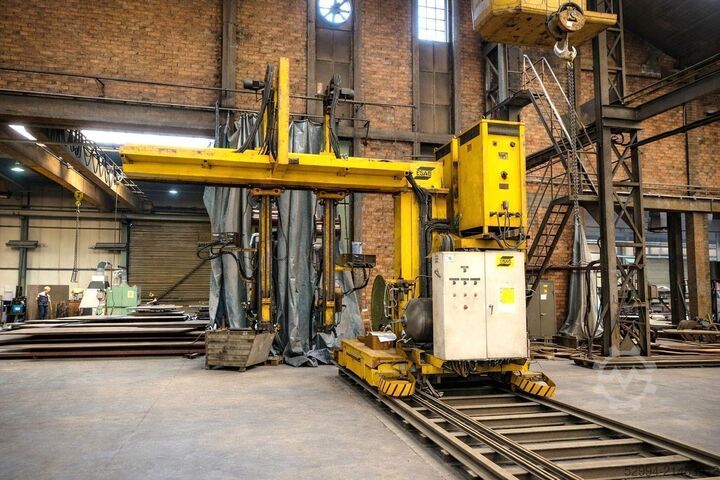 Engranajes de torneado - Posicionadores - Torres de soldadura y mesas de presión Esab welding crane for composite beams