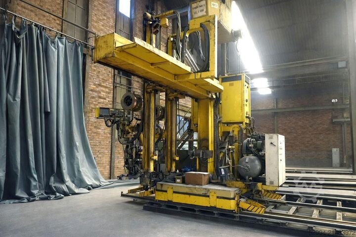 Engranajes de torneado - Posicionadores - Torres de soldadura y mesas de presión Esab welding crane for composite beams