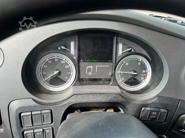 Standard-SZM DAF XF 460 Spacecab