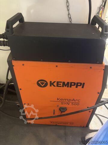 Người máy công nghiệp FANUC- cyberweld System 100