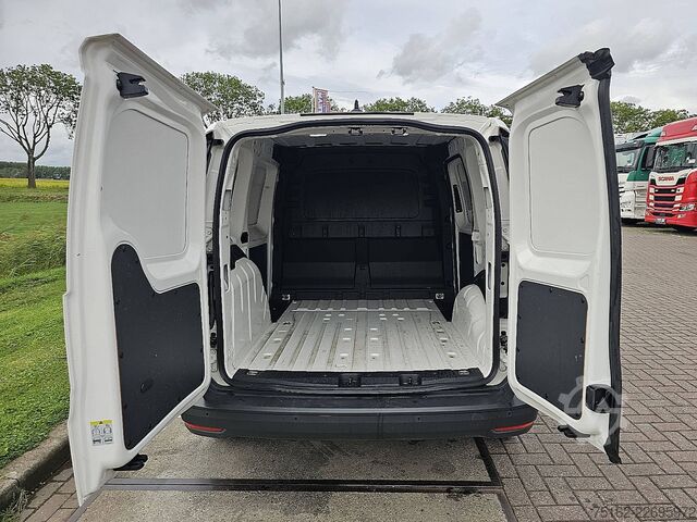 Camioneta familiar de techo alto VW CADDY 2.0 TDI CARGO Automaat