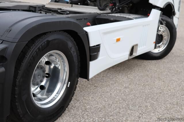 मानक ट्रैक्टर यूनिट Mercedes-Benz Actros 1853 LS